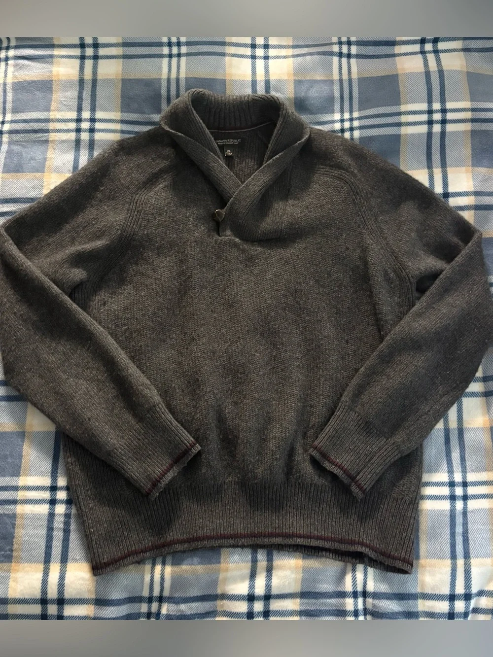 Banana Republic Men's Gray Shawl Collar Zip Sweater